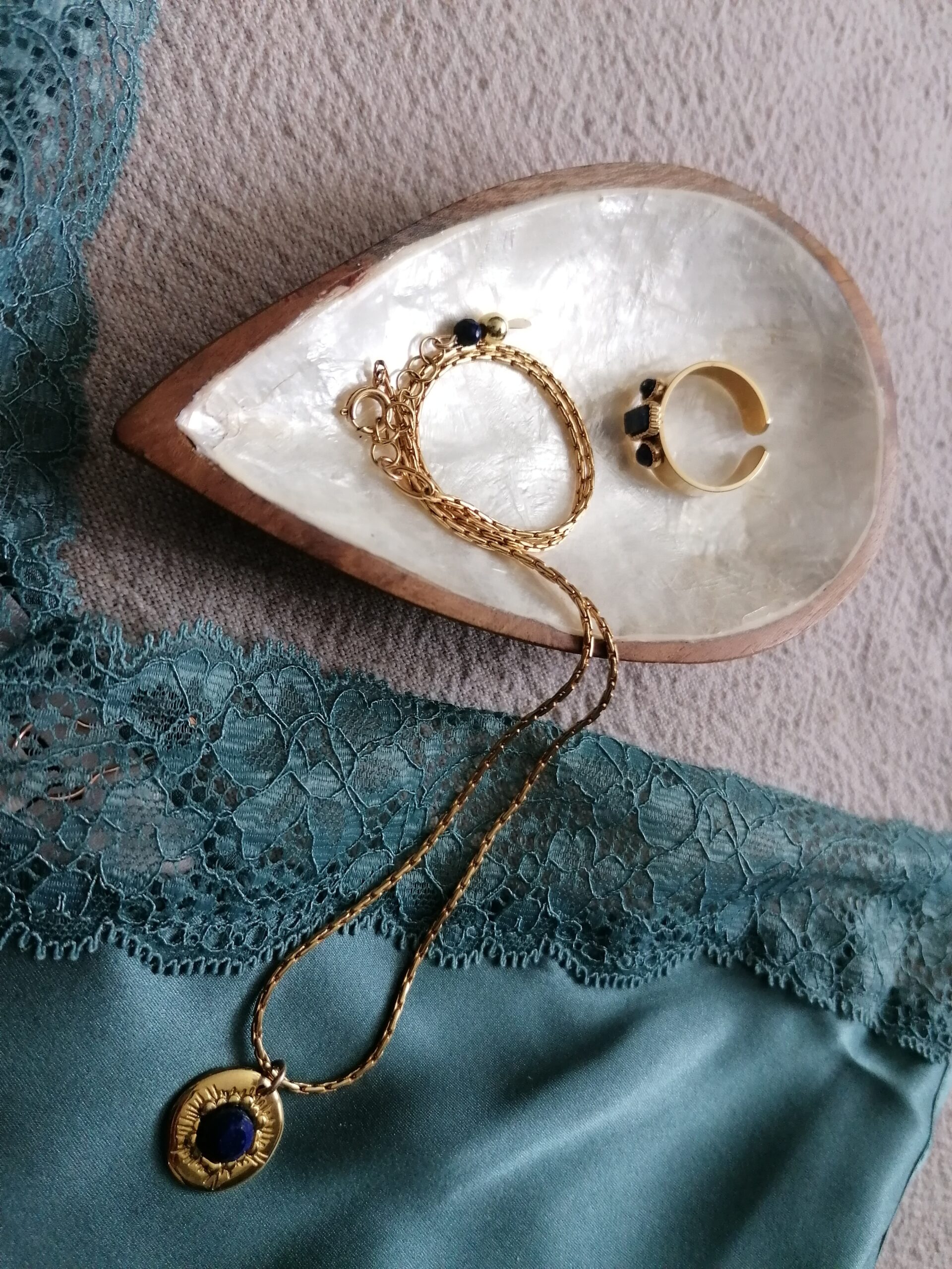 Coupelle GOUTTE en bois / capiz – Image 3