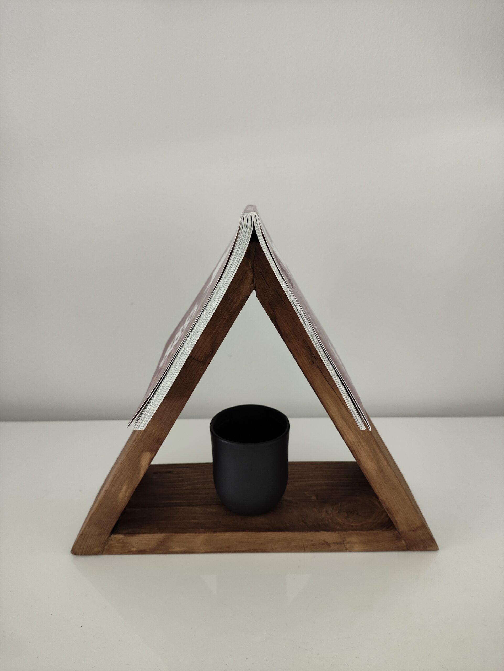 Support livre TRIANGLE en bois – Image 2