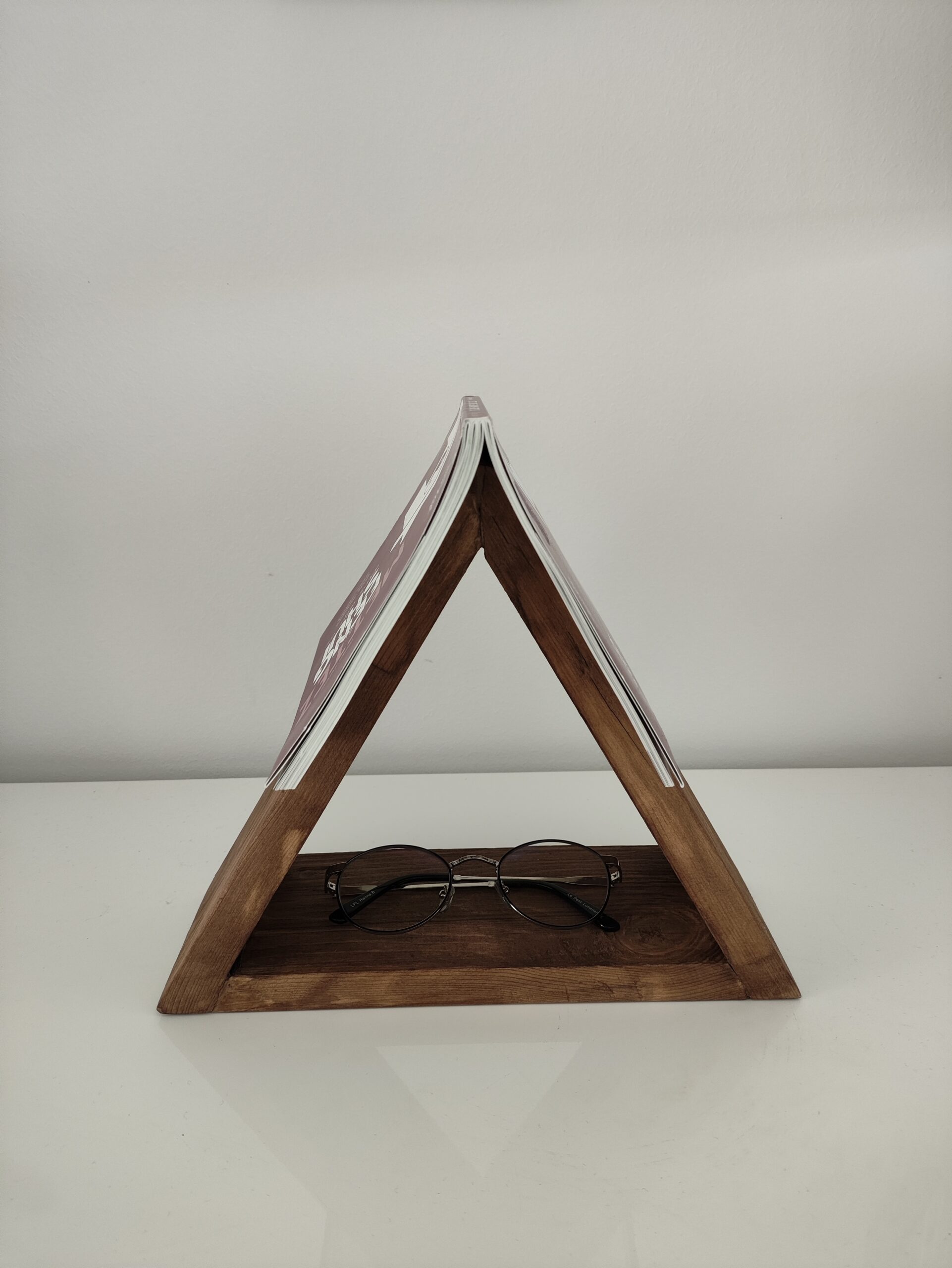 Support livre TRIANGLE en bois – Image 3