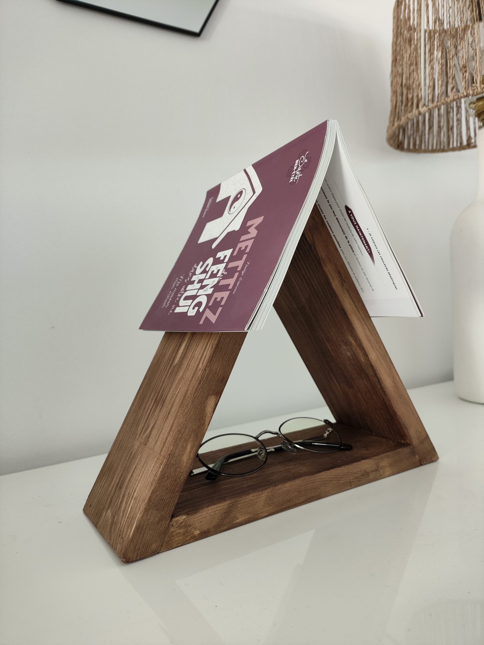Support livre TRIANGLE en bois – Image 4