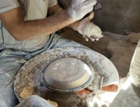 Pourquoi offrir un cadeau artisanal fait main ? Pour offrir du sens, de l’émotion et soutenir un artisanat responsable.