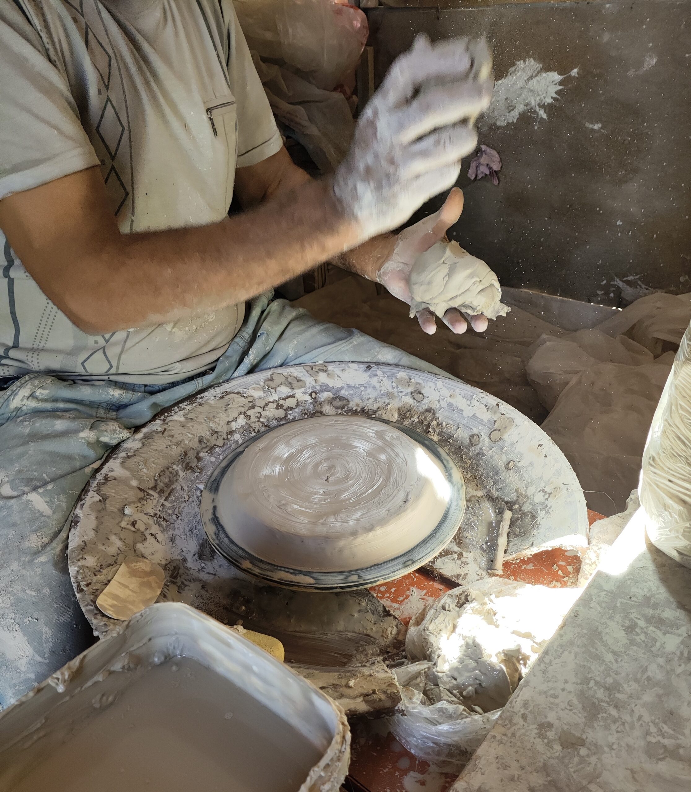 Pourquoi offrir un cadeau artisanal fait main ? Pour offrir du sens, de l’émotion et soutenir un artisanat responsable.